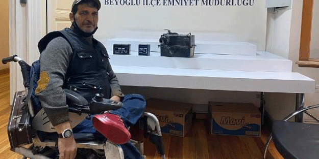 Engelli arabasının aküsünü çalan 2 şüpheli yakalandı