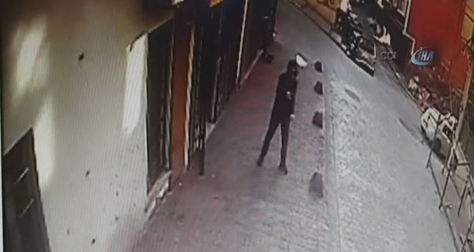 Beyoğlu'nda güpegündüz silahlı soygun