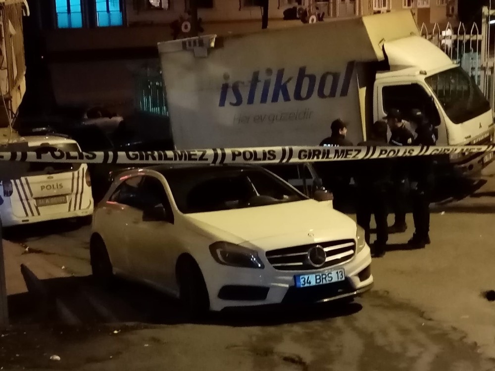 Beyoğlu’nda iki grup arasındaki silahlı çatışma: 3 yaralı 