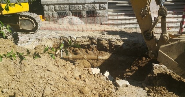 Beyoğlu'nda kazı çalışmasında kemikler bulundu