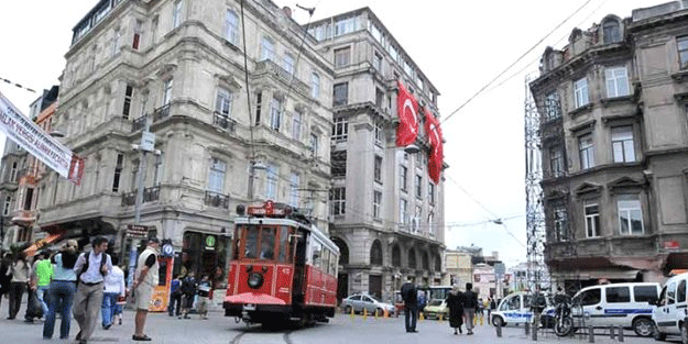 Beyoğlu'na ceza yağdı! 60 kişiye 210 bin lira ceza kesildi