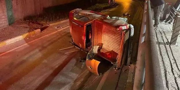 Beyoğlu'nda pikap takla attı: 3 kişi yaralandı