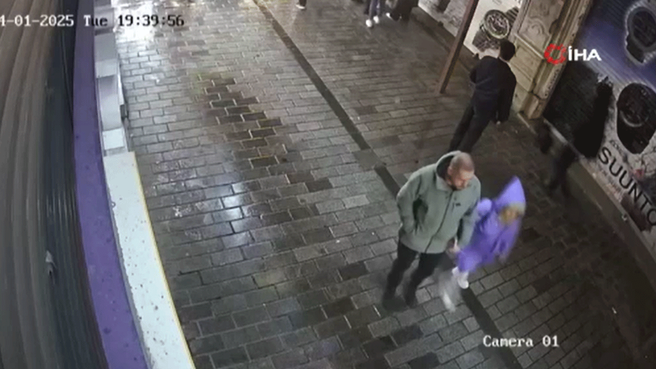 Beyoğlu'nda sıcak dakikalar: Bekçi hemen müdahale etti