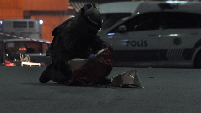 Beyoğlu'nda tabut şeklindeki kutu polisi alarma geçirdi