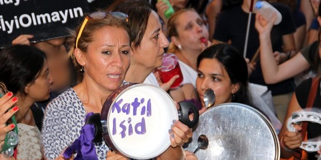 Beyoğlu'nda tencere tavalı eylem