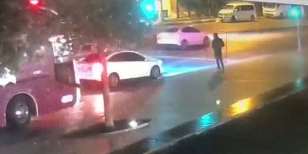Beyoğlu’nda trafik ışıklarında kanlı saldırı