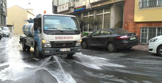 Beyoğlu’nda bahar temizliği yapılıyor