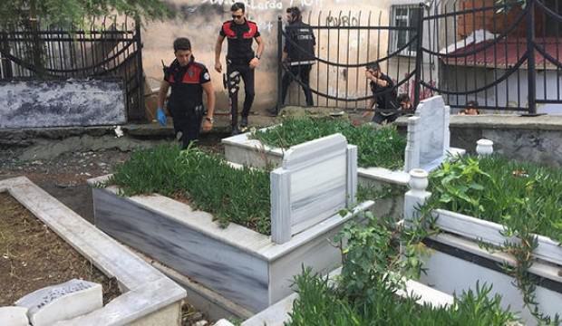 Beyoğlu'ndaki mezardan çıktı! Polis şaşkına döndü