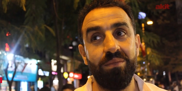 Beyoğlu'ndaki tarihi caminin bitişiğinde bulunan alkollü mekan hakkında ne düşünüyorsunuz?