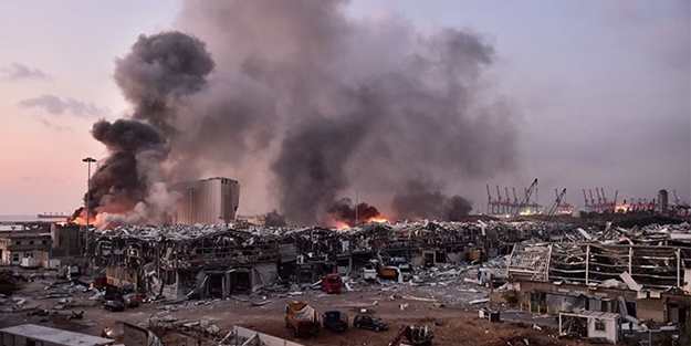 Beyrut Limanı’ndaki patlamanın 2’nci yılında hayatını kaybedenler anıldı! Sorumlulardan hala hesap sorulmadı