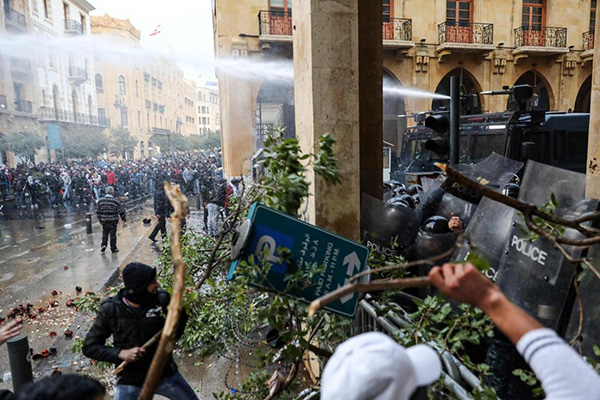 Beyrut’ta kaos ve çatışma var