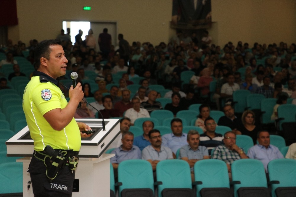 Beyşehir’de öğretmenlere trafik eğitimi verildi 