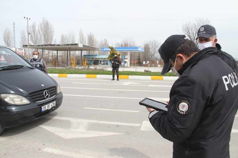 Beyşehir’de polis tedbirlere uymayanlara ceza yağdırdı 