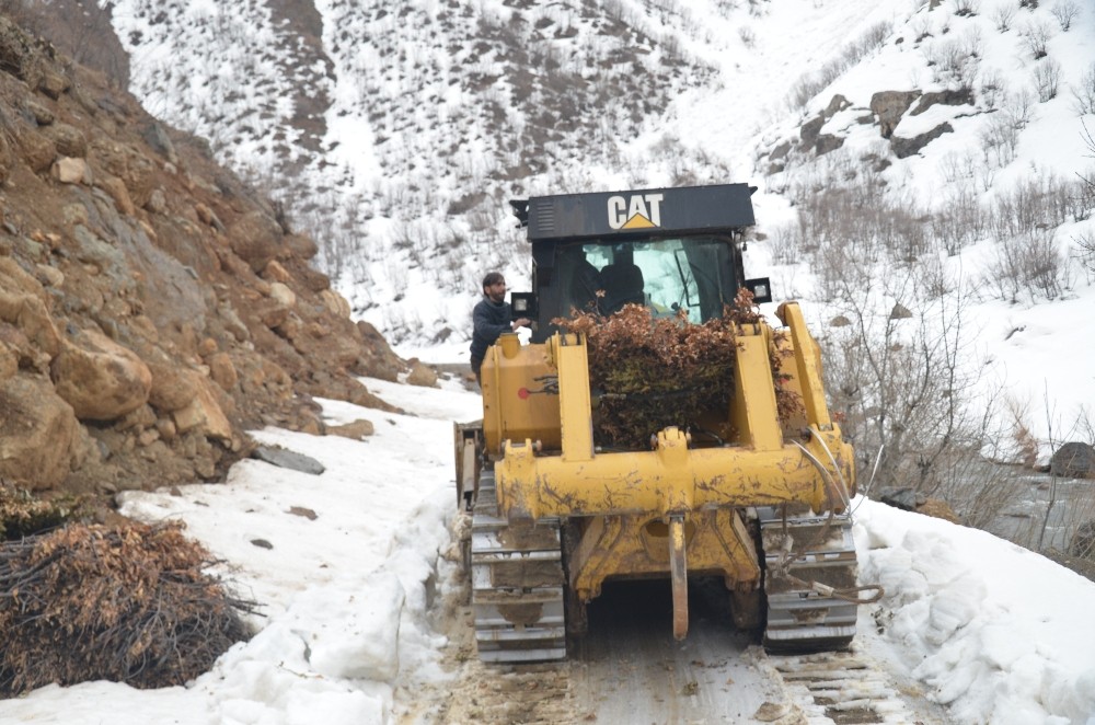 Beytüşşebap’ta ekipler, 1 aydır haber alınamayan aile için seferber oldu 