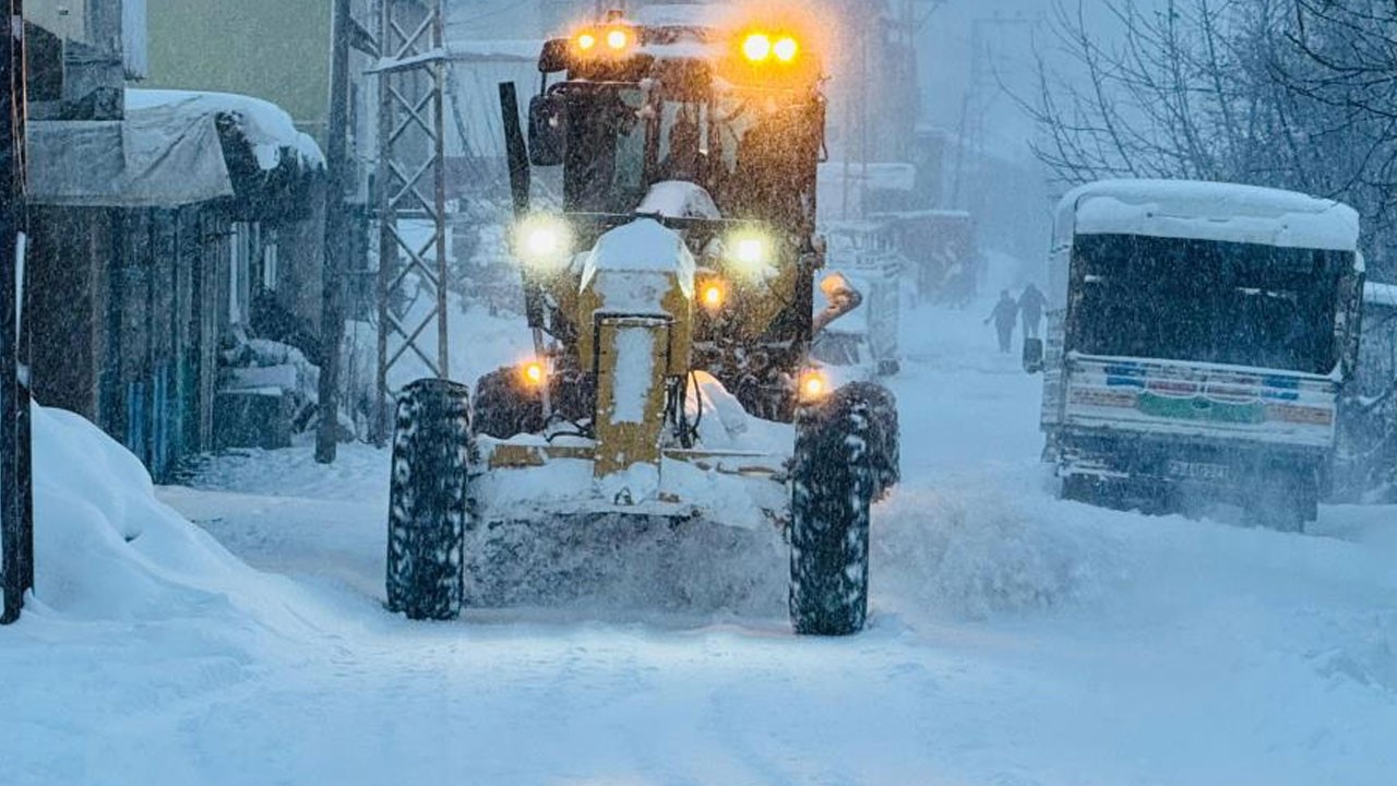 Beytüşşebap'ta yoğun kar! Okullar 1 gün tatil edildi