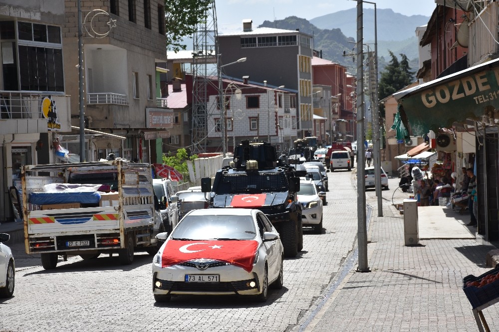 Beytüşşebap’ta zırhlı araçlarla 19 Mayıs kutlaması 