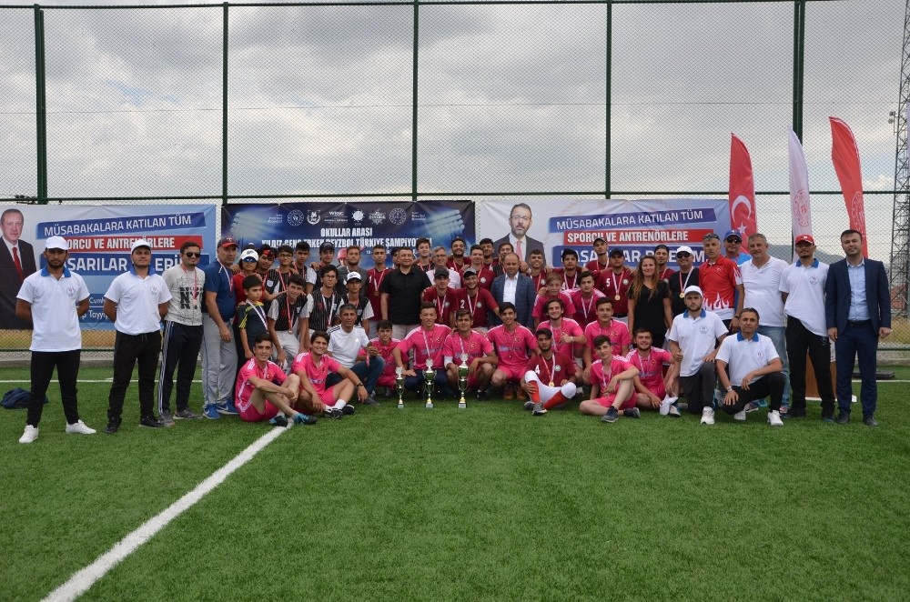 Beyzbol’da Şampiyon İzmir Oldu 