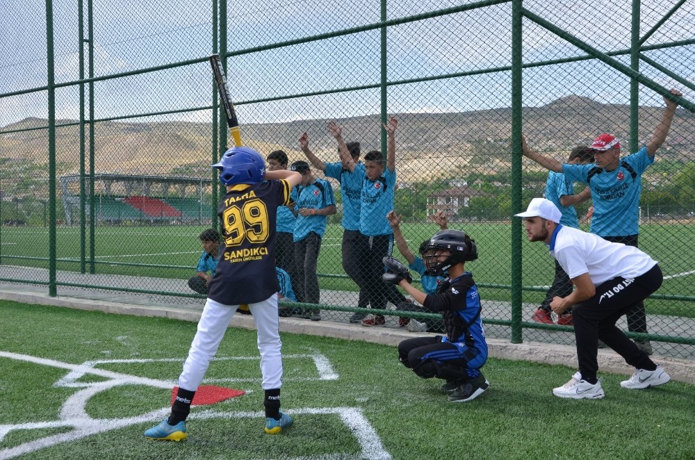 Beyzbol’da şampiyon Şırnak oldu 