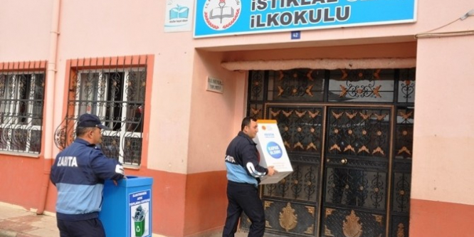 Tokat Zile’de okullara geri dönüşüm kutusu