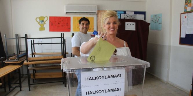 Fethiye’de yabancı uyruklu vatandaşlar oy kullandı
