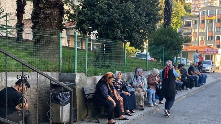 Bi bitmediniz gitti! Şu işi adamakıllı yapın oğlum