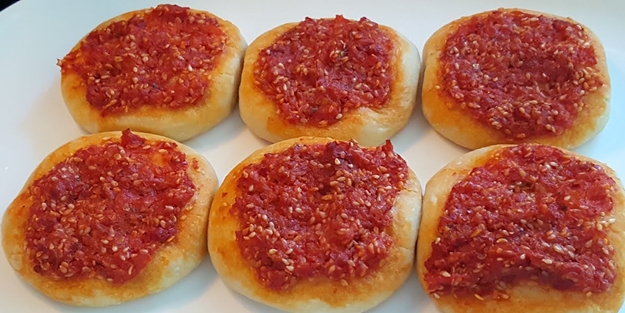 Biberli ekmek nasıl yapılır?