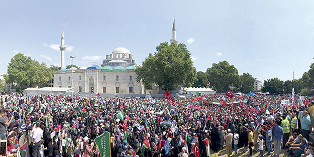 Bıçak kemiğe dayandı!