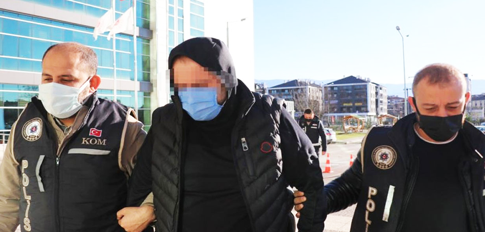 "Bıçak parası" alırken yakalandılar! Doktor ve sağlık memuru gözaltına alındı!