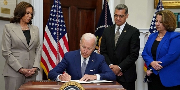 Biden, 'kürtaj'da diretiyor!