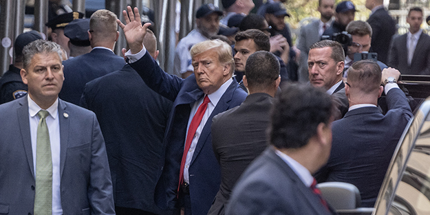 Biden yönetiminden Trump'a Afganistan suçlaması