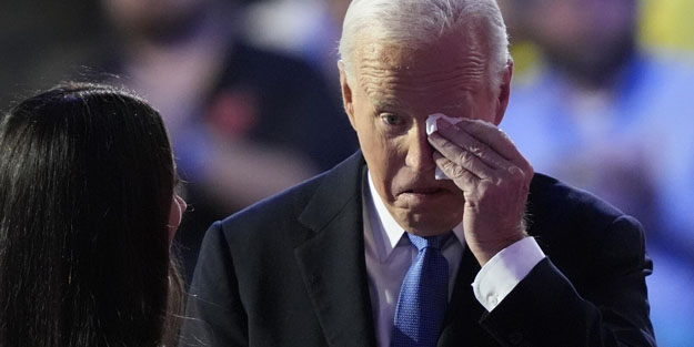 Biden’dan gözü yaşlı veda: Harris’i övdü
