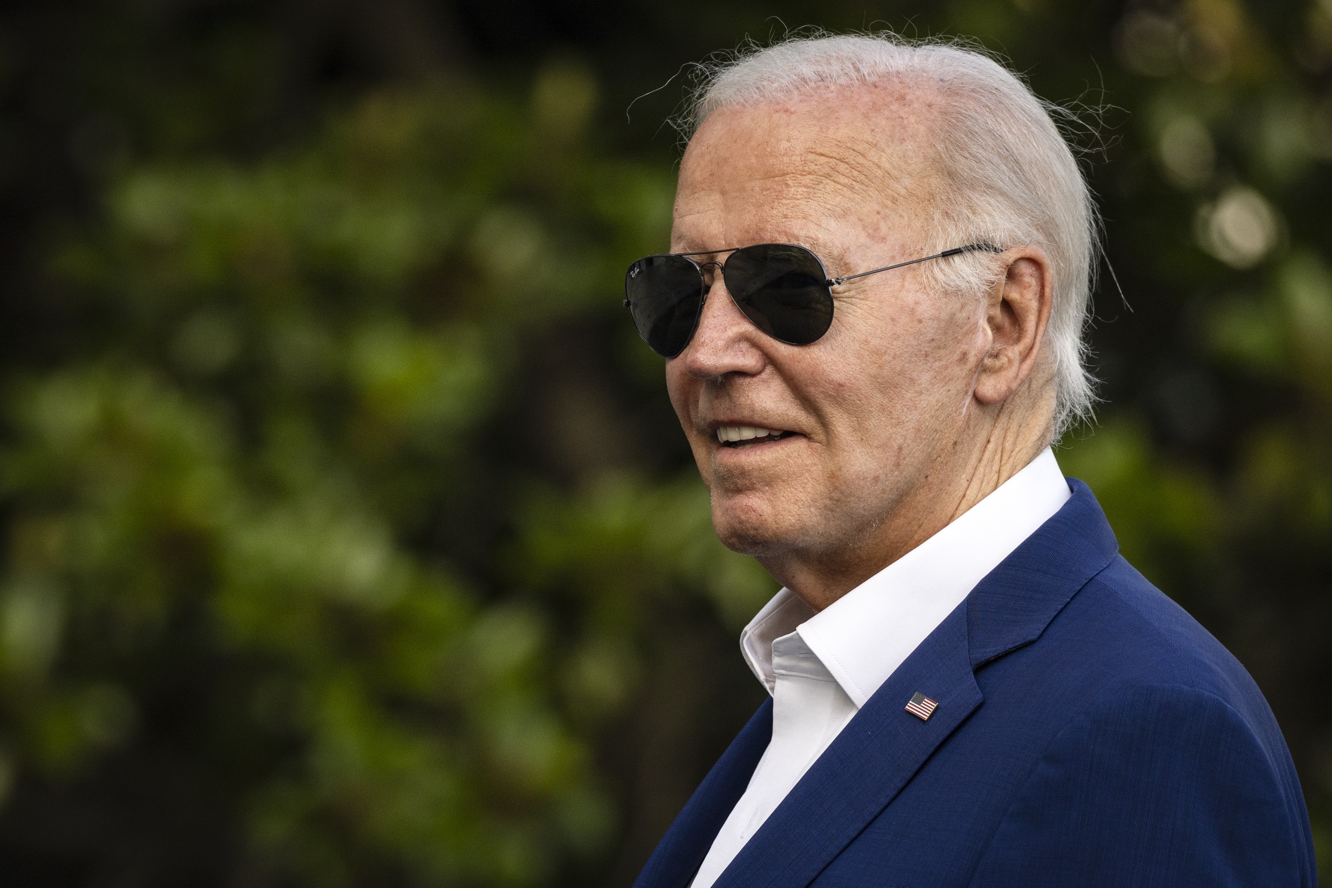Biden'dan o iddialara yalanlama! Eli ayağı titriyordu!