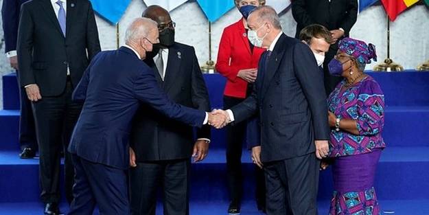 Biden'ın Erdoğan karşısındaki hareketi zirveye damga vurdu! Sosyal medyada beden dili gündem oldu
