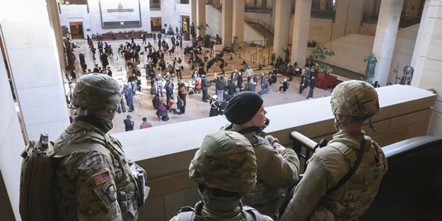 Biden'ın yemin töreninde görev yapacak Ulusal Muhafızlar'a güvenlik soruşturması!