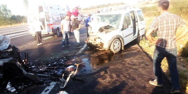 Biga'da feci kaza: 2 ölü, 2 yaralı