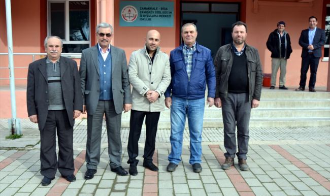 Biga'da iki mahalle muhtarını seçti