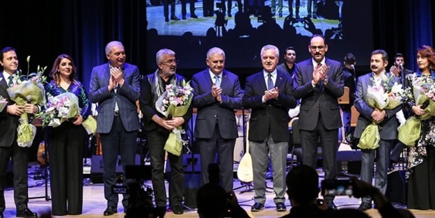 'Bil oğlum' türküsünü beraber söylediler