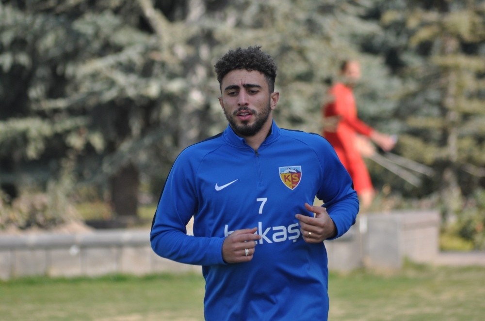 Bilal Başacıkoğlu Kayseri’ye geldi 