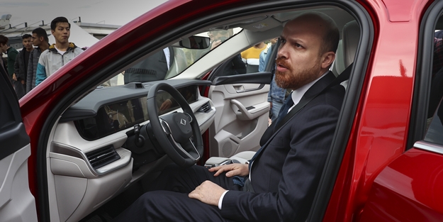 Bilal Erdoğan yerli otomobil Togg'u tanıttı