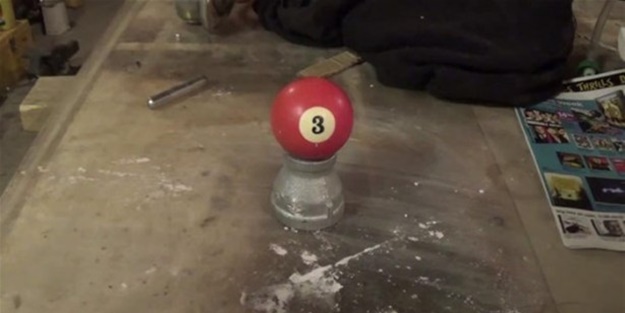 Bilardo topunun içini gördünüz mü? - FOTO