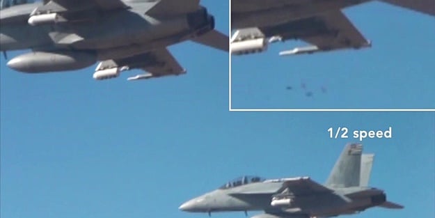 Bildiğiniz savaş yöntemlerini unutun! Uçaklardan fırlatılan İHA'lar geliyor