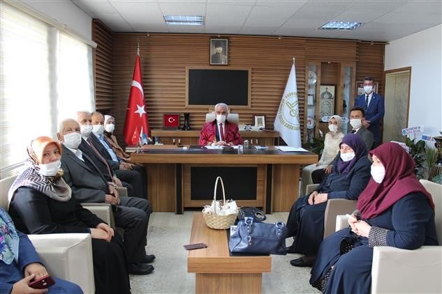 Bilecik İl Müftüsü Erhun, ilk resmi nikahı kendi kızına kıydı 