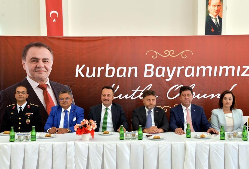 Bilecik il protokolü bayramlaştı 