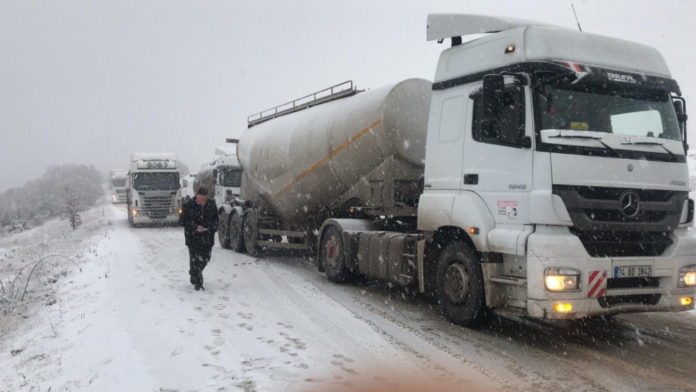 Bilecik-Yenişehir karayolu trafiğe kapandı 