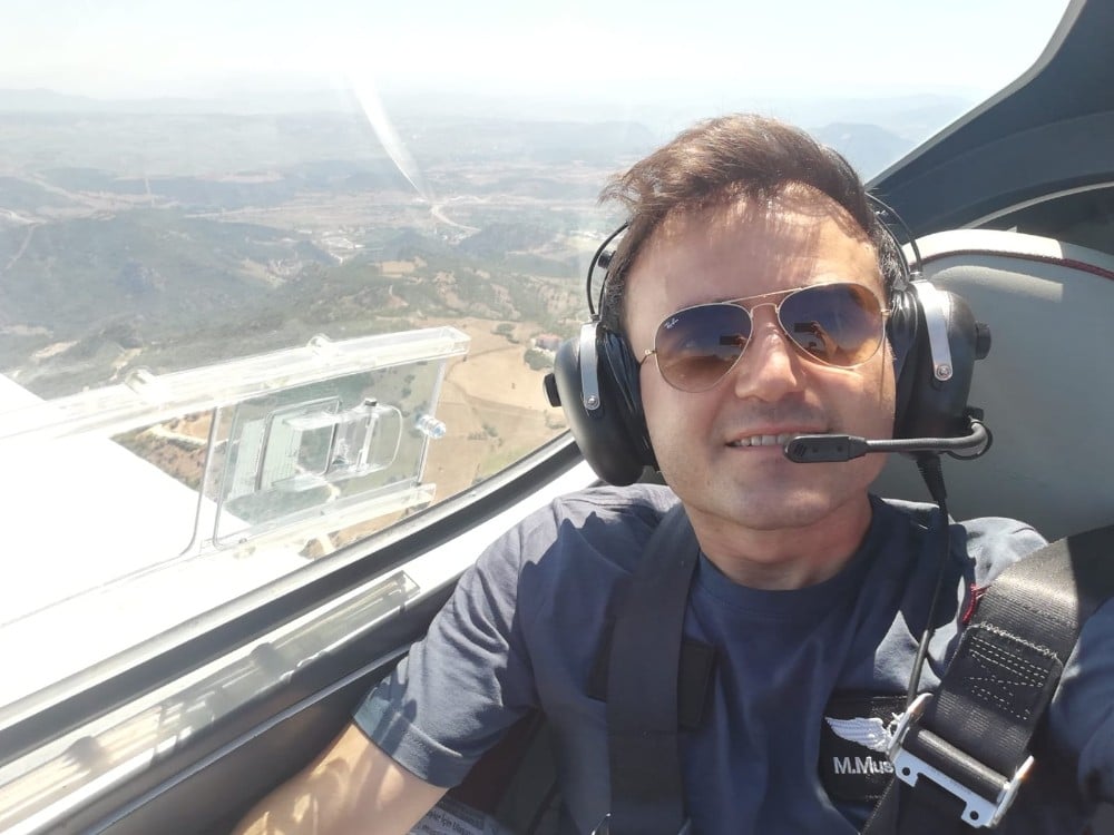 Bilecikli genç pilot adayı bayram mesajını havada verdi 