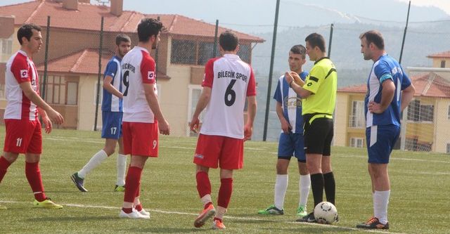 Amatör maçta gülümseten olay