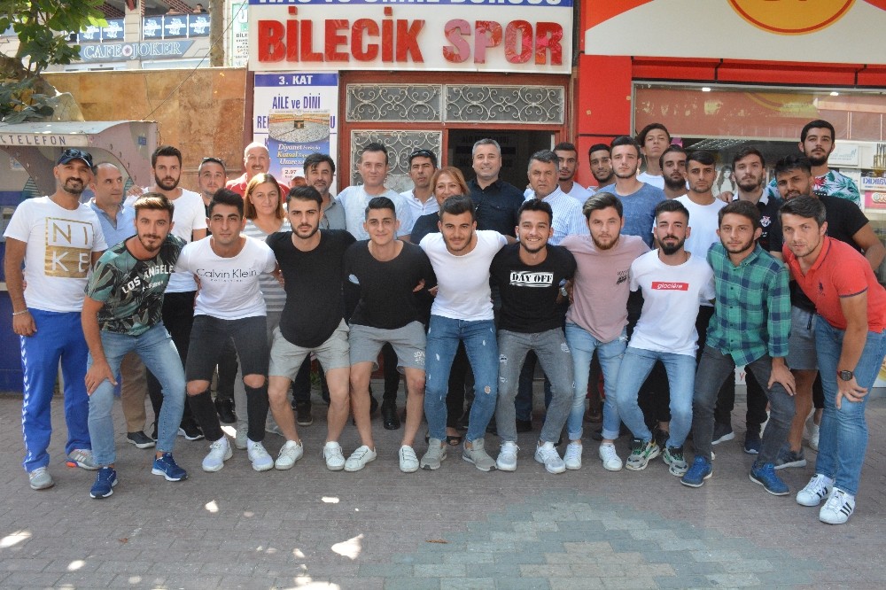 Bilecikspor’dan imza şovu 