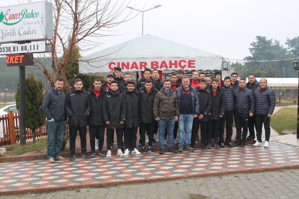 Bileciksporlu futbolcular kahvaltıda buluştu 