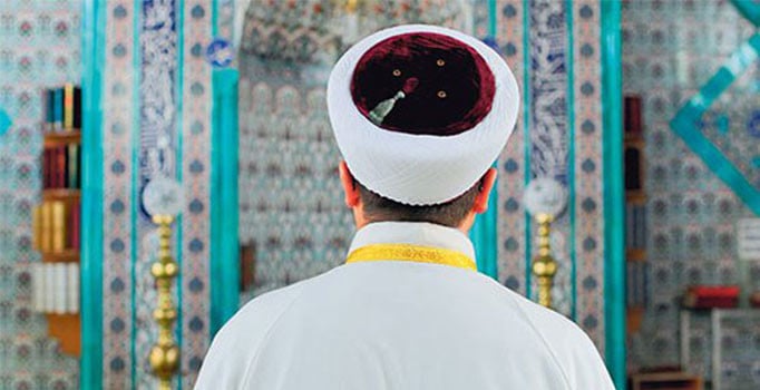 Bilecik’te cami imamını 'FETÖ'den dolandırdılar
