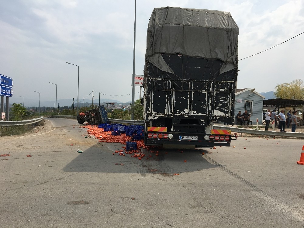Bilecik’te domates yüklü traktöre kamyon çarptı: 3 yaralı 